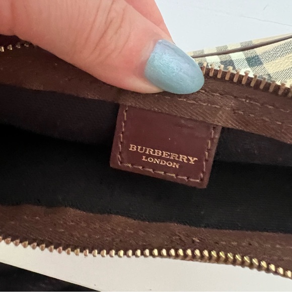 Burberry Baguette Shoulder Bag - Picture 3 of 6